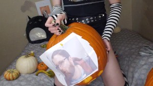 Best Halloween Special Ever: Trans Girl Breeds a Pumpkin