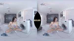 VIRTUALPEE - Valentina Explosive Orgasm In Bathroom
