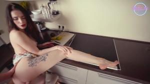 Neighbor couldn't stand it and fed me cum - Amateur Teen Facial Reislin