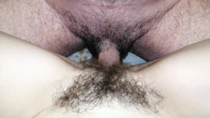Before going to bed, he fucked his girlfriend with a very hairy pussy, and finished right on her
